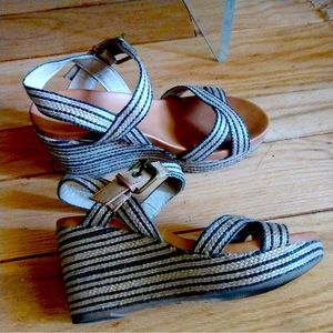 Mia size 9 wedge sandals navy